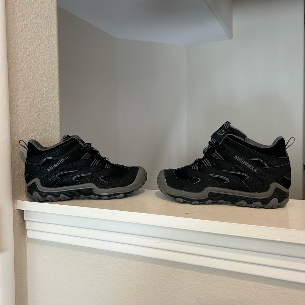 EUC Merrell M-Cham 7 AC Boys Size 3.5 Waterproof Black Hiking Boots MK262176